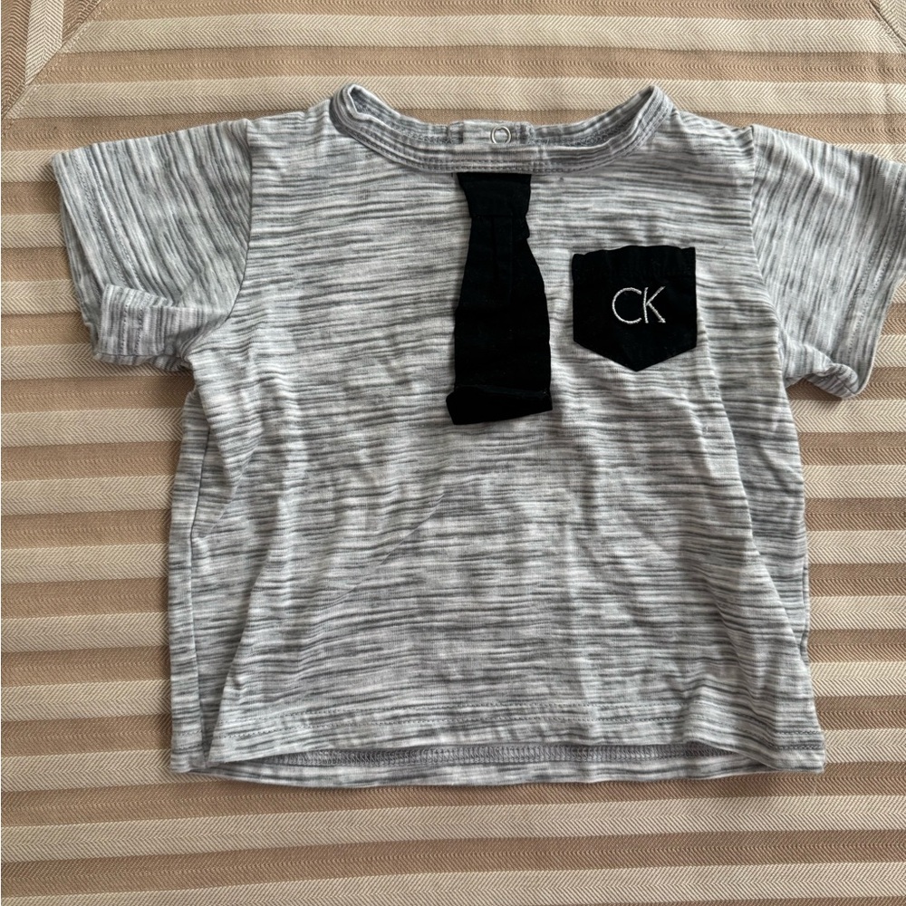 Calvin Klein Gray and Black Short Sleeve Tee NWOT!